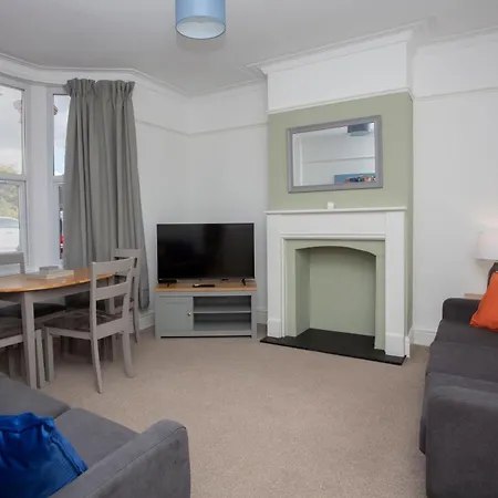 Carlton House 3 Bedroom House By Cliftonvalley Casa vacanze *