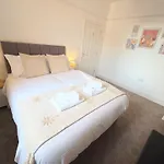 Carlton House 3 Bedroom House By Cliftonvalley בריסטול