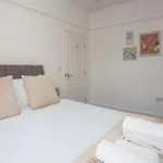 Carlton House 3 Bedroom House By Cliftonvalley