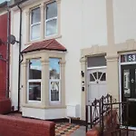 بيت للعطل Carlton House 3 Bedroom House By Cliftonvalley *