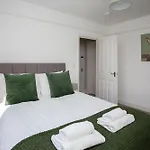 Carlton House 3 Bedroom House By Cliftonvalley בית נופש בריסטול