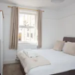 Carlton House 3 Bedroom House By Cliftonvalley