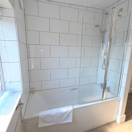 Carlton House 3 Bedroom House By Cliftonvalley 度假居 *