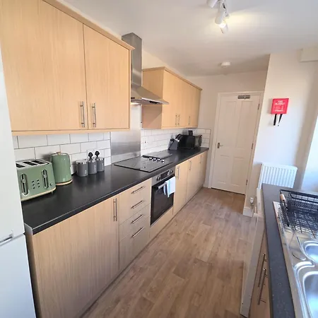 Carlton House 3 Bedroom House By Cliftonvalley Casa vacanze *