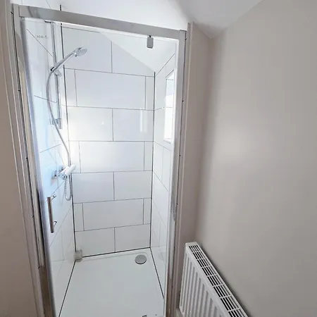 בית נופש Carlton House 3 Bedroom House By Cliftonvalley *