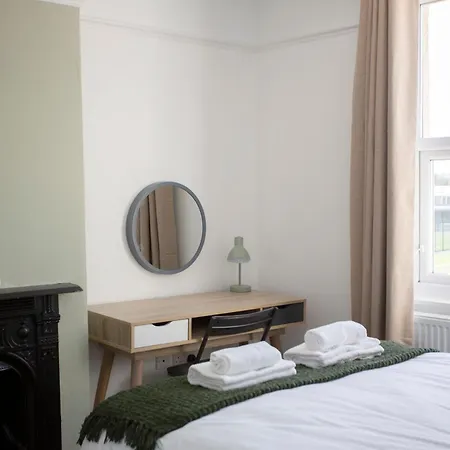 בית נופש Carlton House 3 Bedroom House By Cliftonvalley