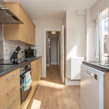 Nyaraló Carlton House 3 Bedroom House By Cliftonvalley Bristol
