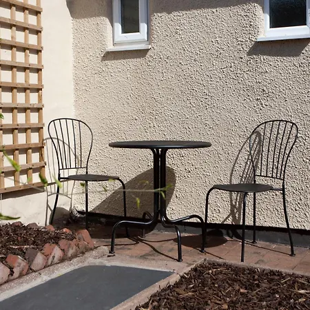 בית נופש Carlton House 3 Bedroom House By Cliftonvalley
