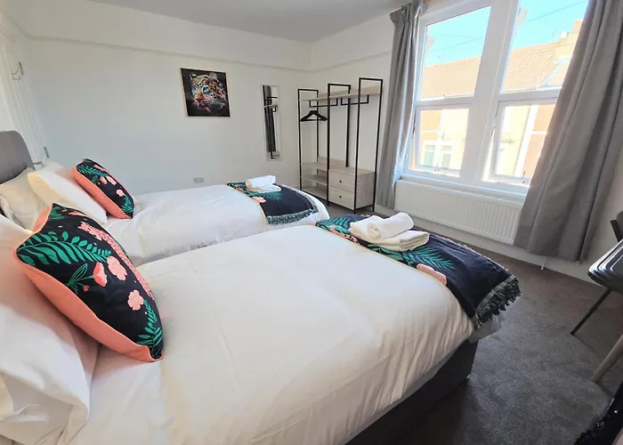 Carlton House 3 Bedroom House By Cliftonvalley Tatil Evi