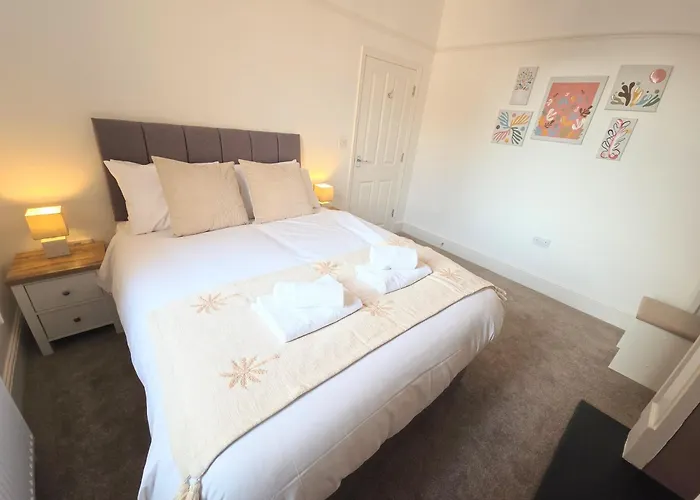 Carlton House 3 Bedroom House By Cliftonvalley Bristol