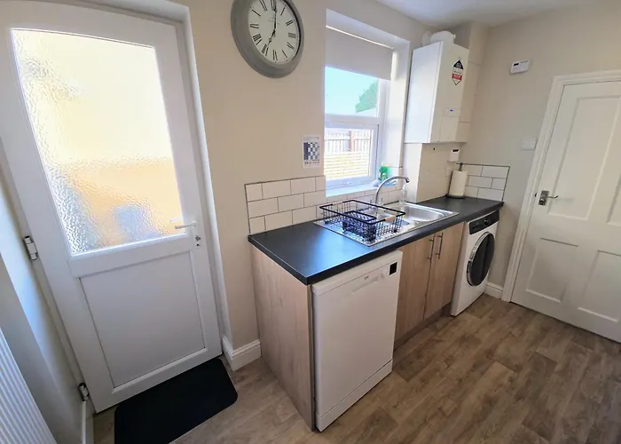 Carlton House 3 Bedroom House By Cliftonvalley Bristol