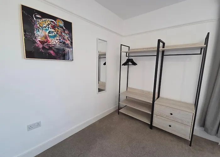 Carlton House 3 Bedroom House By Cliftonvalley