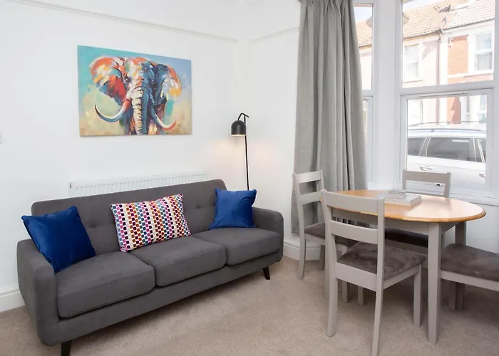 Dom wakacyjny Carlton House 3 Bedroom House By Cliftonvalley