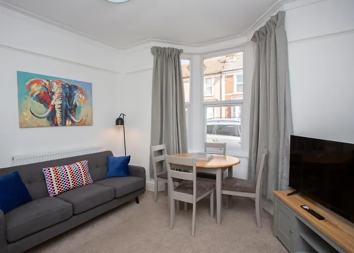 Dom wakacyjny Carlton House 3 Bedroom House By Cliftonvalley