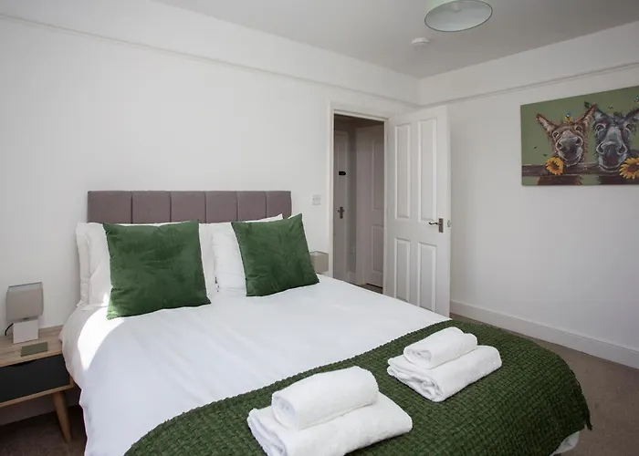 Carlton House 3 Bedroom House By Cliftonvalley Dom wakacyjny Bristol