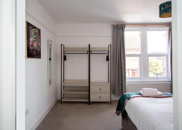 Dom wakacyjny Carlton House 3 Bedroom House By Cliftonvalley