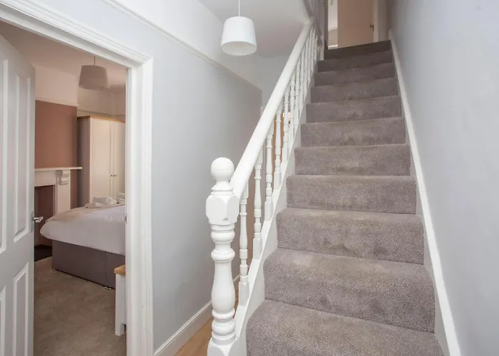 Carlton House 3 Bedroom House By Cliftonvalley * Bristol