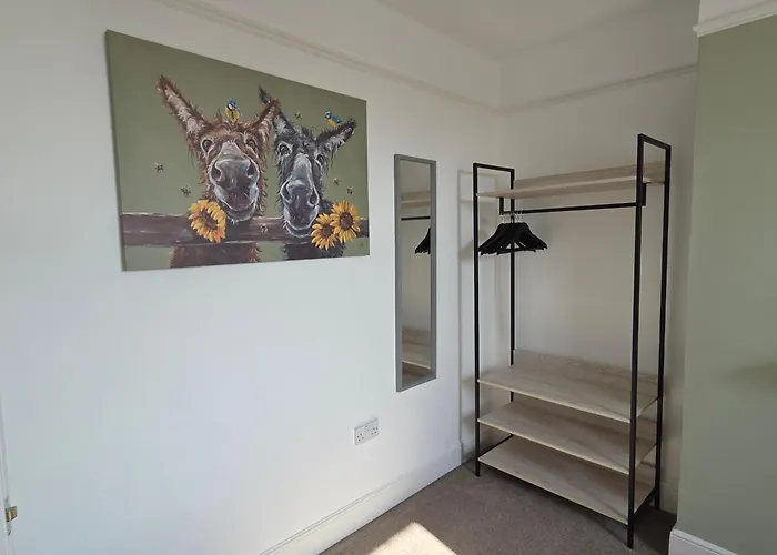 Carlton House 3 Bedroom House By Cliftonvalley *