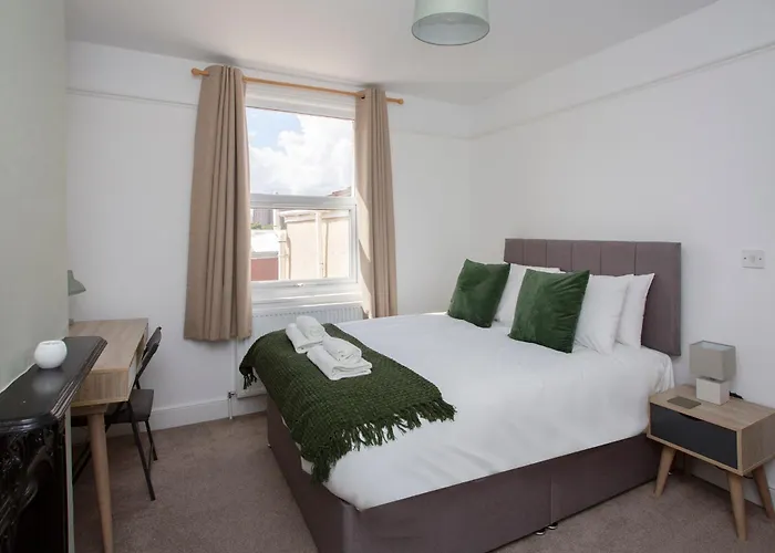 Carlton House 3 Bedroom House By Cliftonvalley