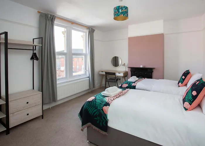 Vakantiehuis Carlton House 3 Bedroom House By Cliftonvalley *